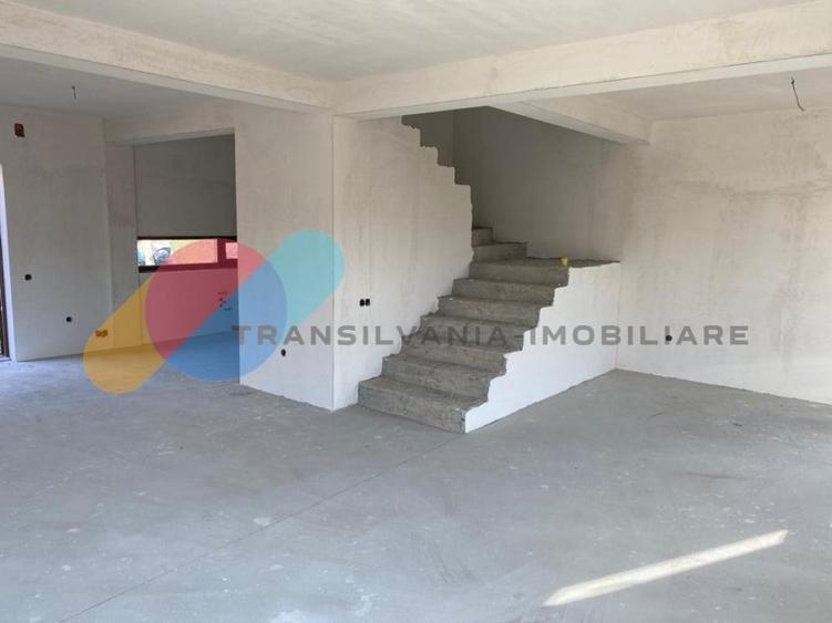 Duplex cu 4 camere cu Canalizare în Iris