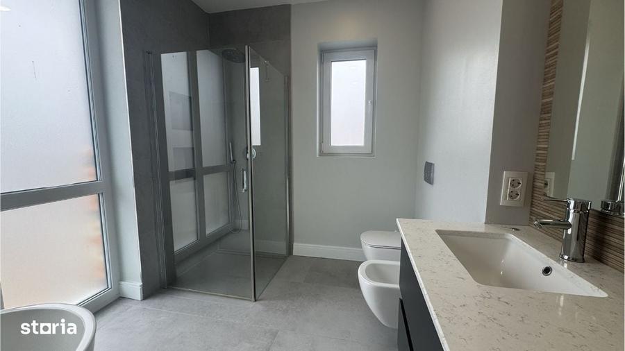 Casă cu 4 camere în Vladimirescu