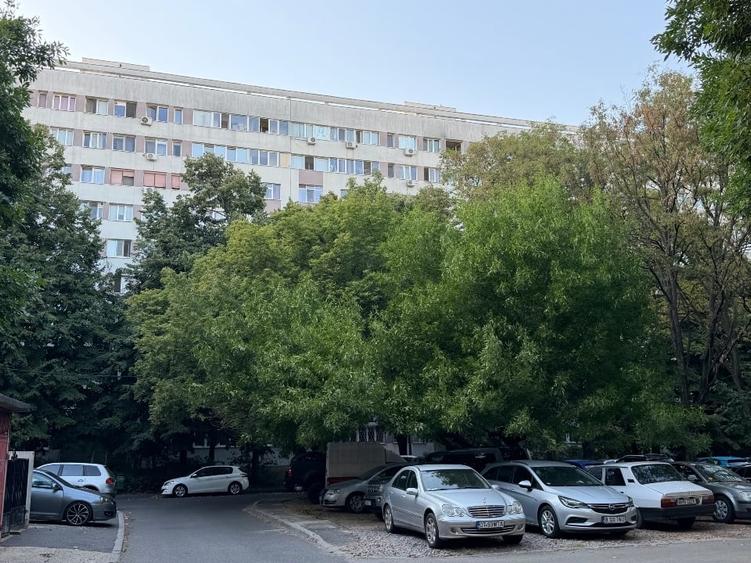 Apartament cu 2 camere semidecomandat, mobilat în Gorjului