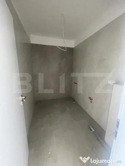 Apartament cu 3 camere decomandat în Independenței