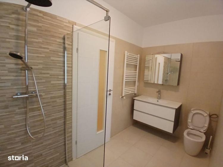 Casă cu 4 camere în Ostratu