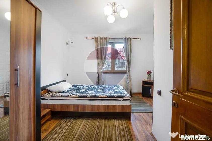 Casă cu 13 camere cu Teren 4780 Mp în Moieciu