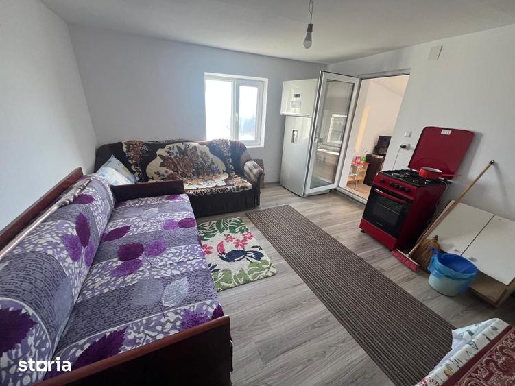 Casă cu 2 camere decomandat cu Teren 1000 Mp în Braniștea