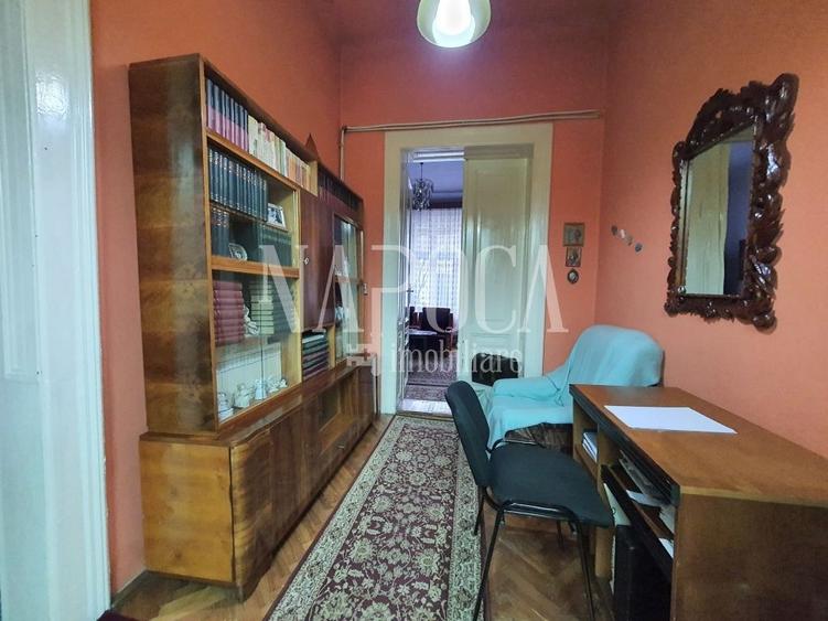 Apartament cu 4 camere semidecomandat în Central