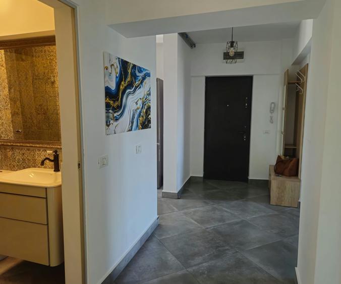 3  camere  /prima inchiriere/13  Septembrie/vis  a vis  de  Catedrala - 6