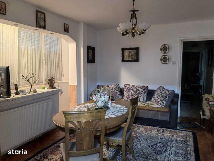 Apartament cu 3 camere semidecomandat în Circumvalațiunii