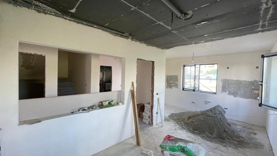 Casă cu 4 camere cu Teren 256 Mp în Galata