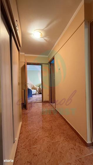 Apartament cu 3 camere decomandat în Obor