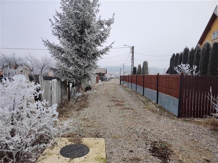 Casă individuală cu 3 camere cu Canalizare în Vest
