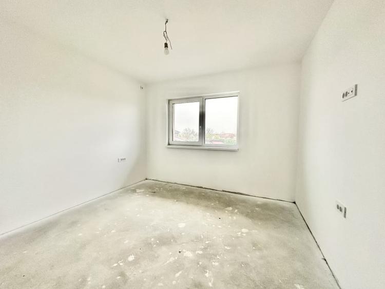 Duplex cu 4 camere cu Canalizare în Moșnița Veche