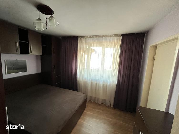 Apartament cu 3 camere, mobilat în Central