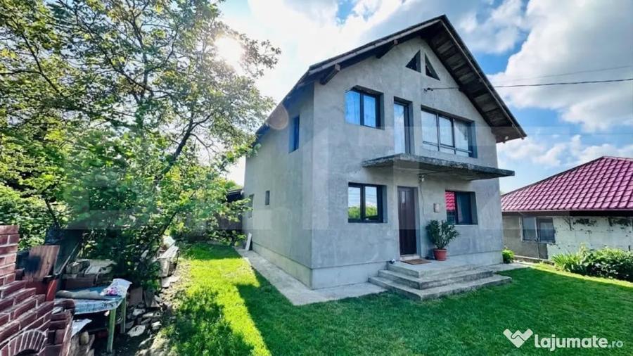 Casă cu 4 camere cu Teren 400 Mp în Păun