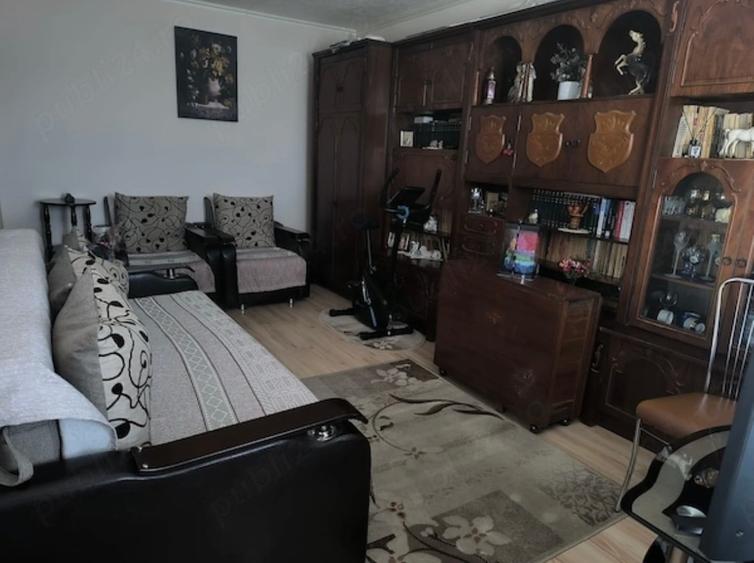 Apartament cu 3 camere decomandat în Gorjului