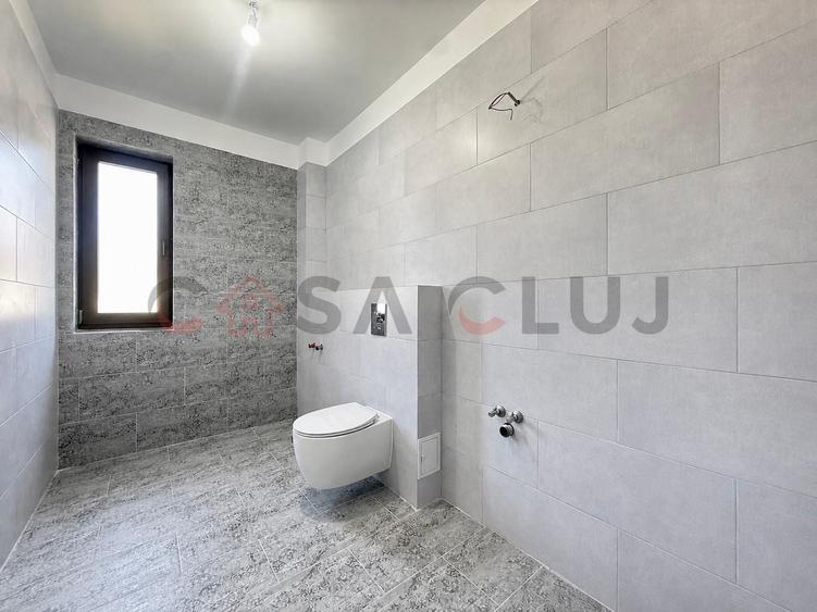 Casă individuală cu 5 camere cu Canalizare în Pata