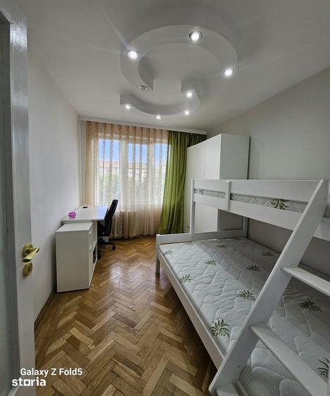 Apartament cu 3 camere decomandat în Central