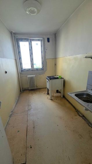 Apartament cu 2 camere semidecomandat în Colentina