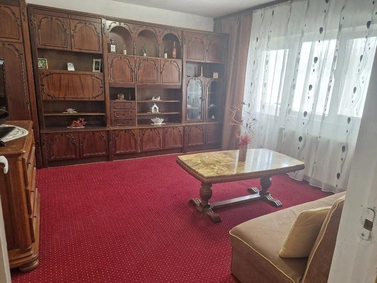 Apartament cu 3 camere decomandat în Nord