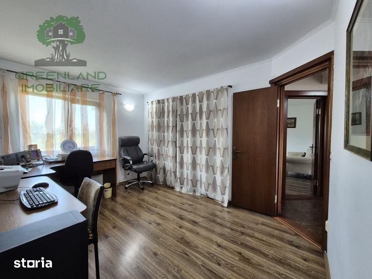 Casă cu 6 camere cu Teren 1100 Mp în Bucium