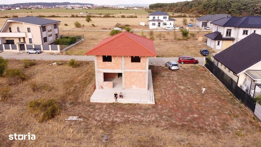 Casă cu 4 camere cu Teren 500 Mp în Central