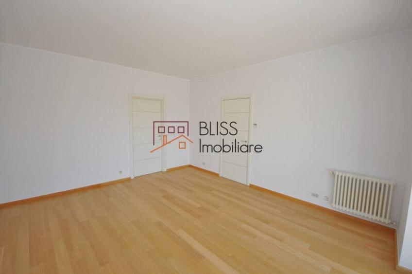 Casă cu 6 camere cu Garaj în Băneasa