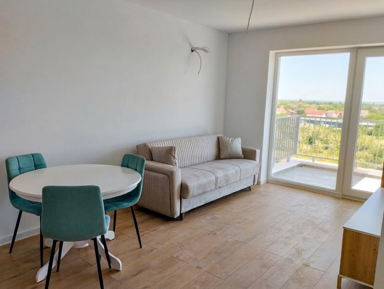 Apartament cu 2 camere decomandat, mobilat în Central