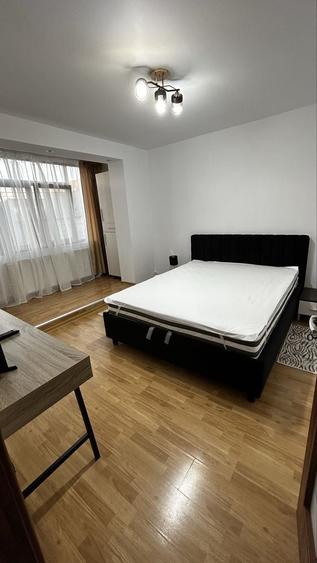 Apartament cu 2 camere semidecomandat în Podu Roș