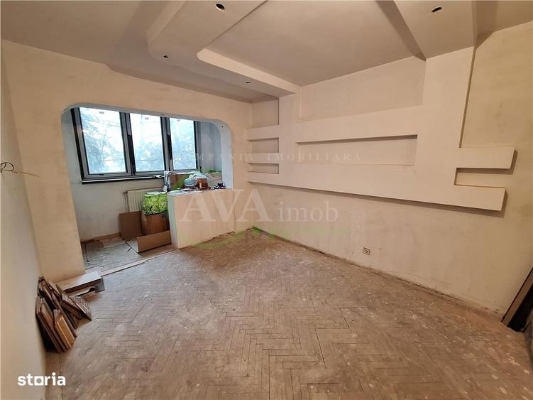 Apartament cu 3 camere semidecomandat în Mioriței