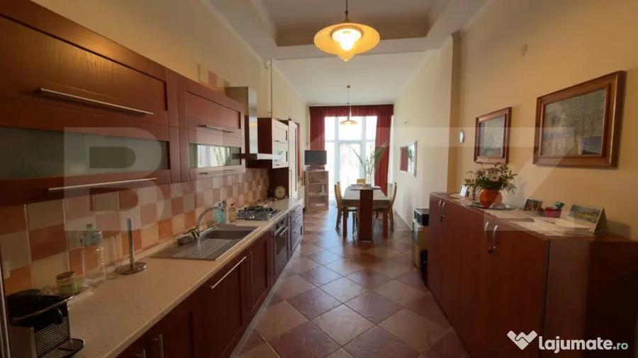 Apartament cu 3 camere decomandat în Titulescu