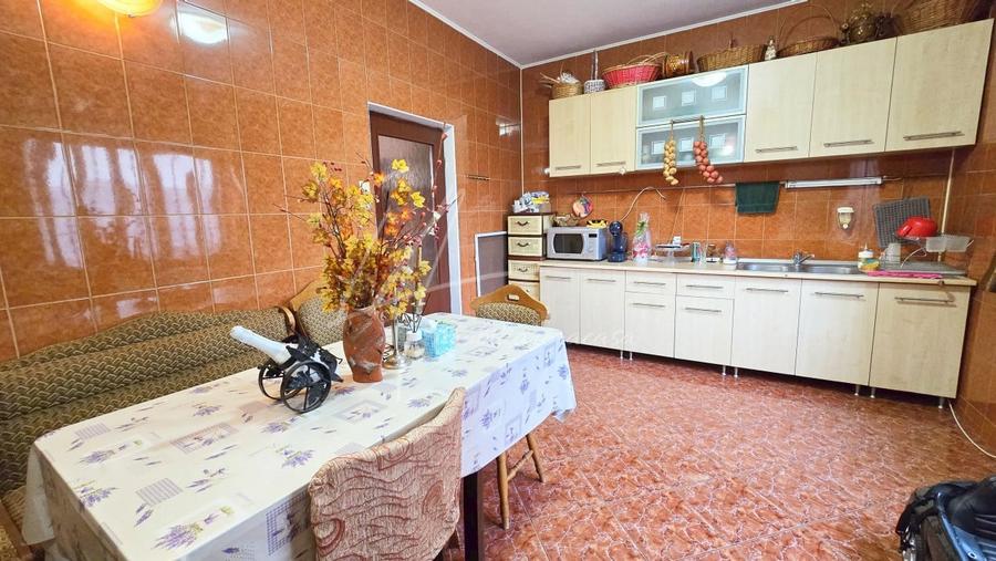 Casă individuală cu 5 camere cu Canalizare în Prelungirea Ghencea