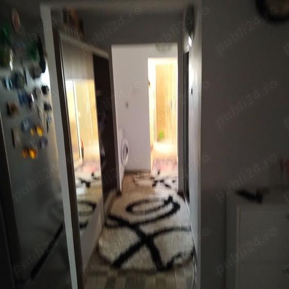Apartament cu 3 camere în Costești
