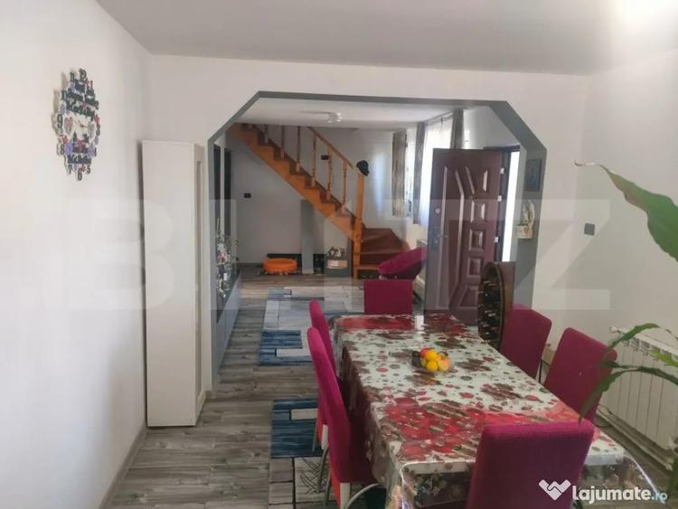 Casă cu 4 camere cu Teren 388 Mp în Siret