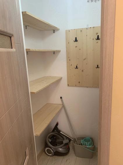Apartament cu 3 camere semidecomandat în Faleză