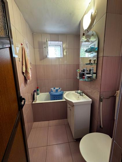 Apartament cu 2 camere decomandat în Podu Roș