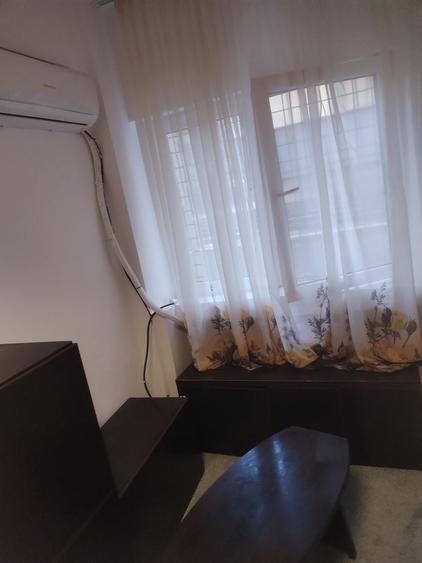 Garsonieră decomandată în Universitate