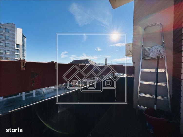 Apartament cu 3 camere în Calea Dumbrăvii