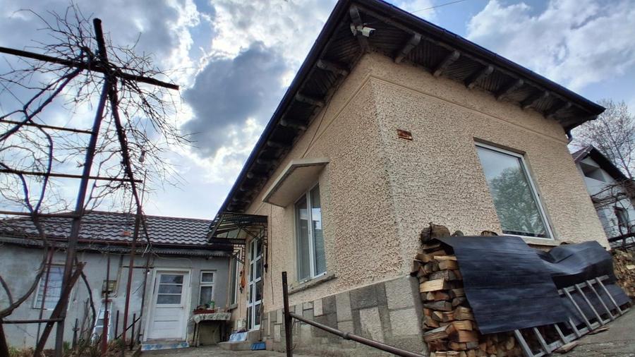 Casă individuală cu 4 camere cu Teren 1600 Mp în Autogară