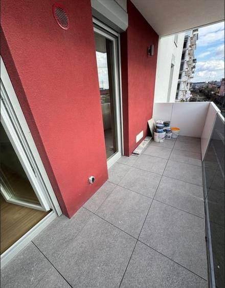 Apartament cu 3 camere semidecomandat în Iris