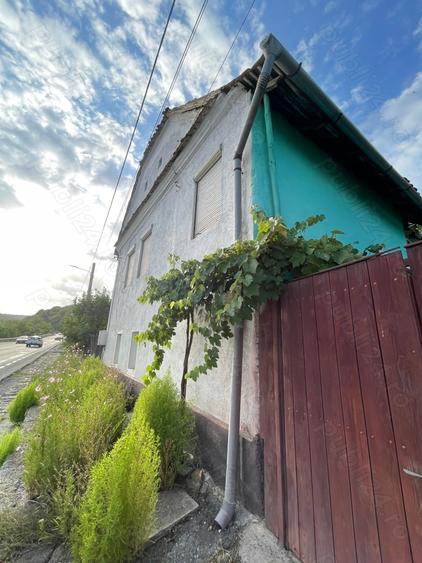 Casă cu 4 camere cu Teren 925 Mp în Fișer