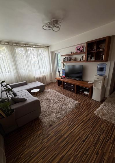 Apartament cu 2 camere decomandat în Bucur Obor