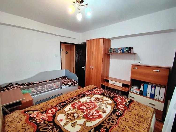 Apartament cu 4 camere decomandat în Ampoi 2