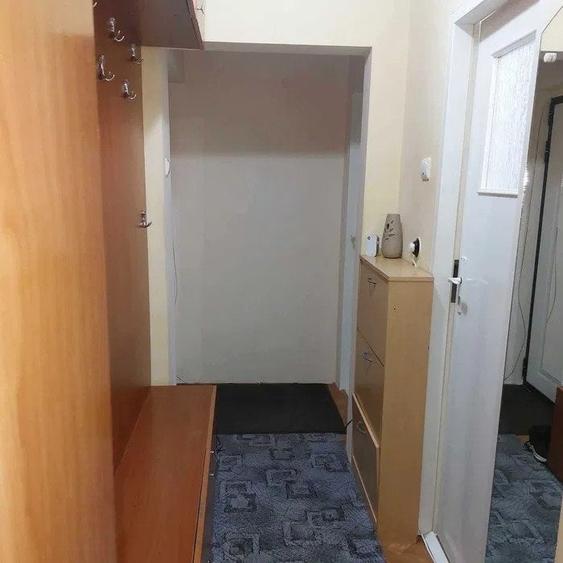 Apartament cu 3 camere semidecomandat, mobilat în Tătărași