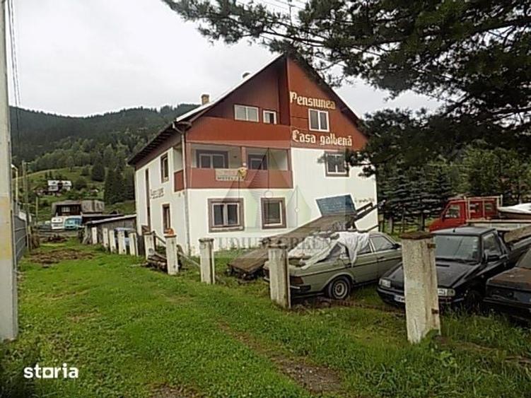 Casă cu 8 camere cu Teren 900 Mp în Central