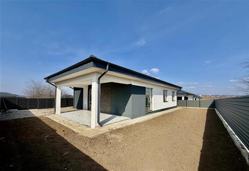 Casă individuală cu 4 camere cu Teren 400 Mp în Miroslava