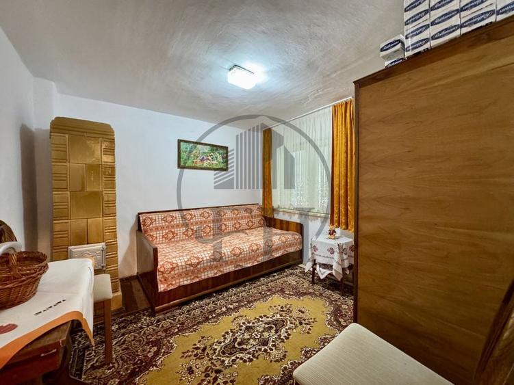 Casă cu 5 camere cu Teren 1190 Mp în Sud