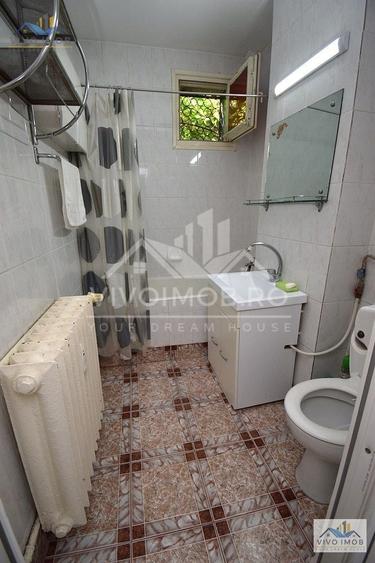 Apartament cu 3 camere semidecomandat în Titan