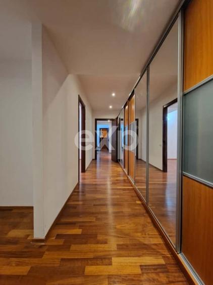Apartament cu 3 camere decomandat în Șoseaua Nordului