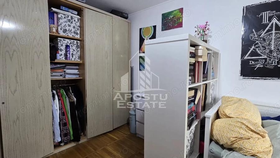 Apartament cu 3 camere semidecomandat în Bucovina