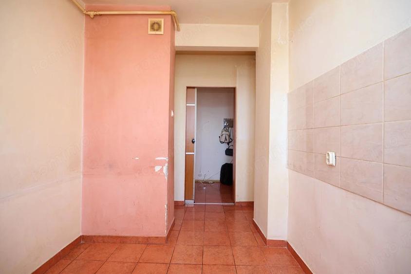 Apartament cu 4 camere decomandat în Craiovei