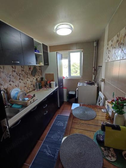 Apartament cu 2 camere semidecomandat în 9 Mai