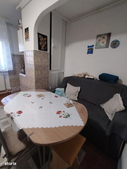 Apartament cu 2 camere decomandat, mobilat în Anda
